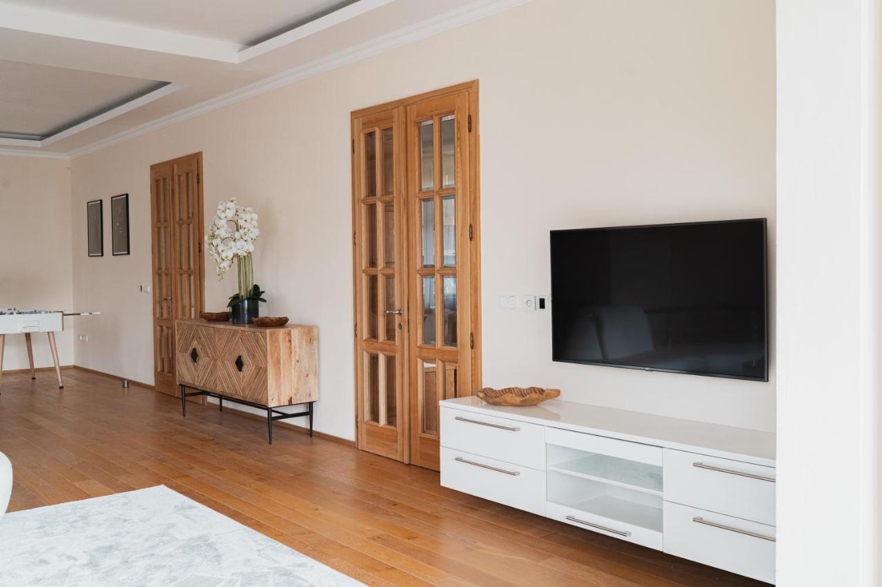 Executive 2-Bdrm Central Suite อุสตีนัดลาแบม ภายนอก รูปภาพ