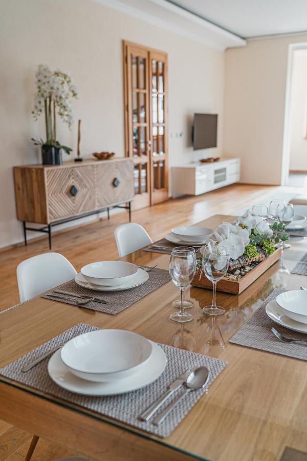 Executive 2-Bdrm Central Suite อุสตีนัดลาแบม ภายนอก รูปภาพ