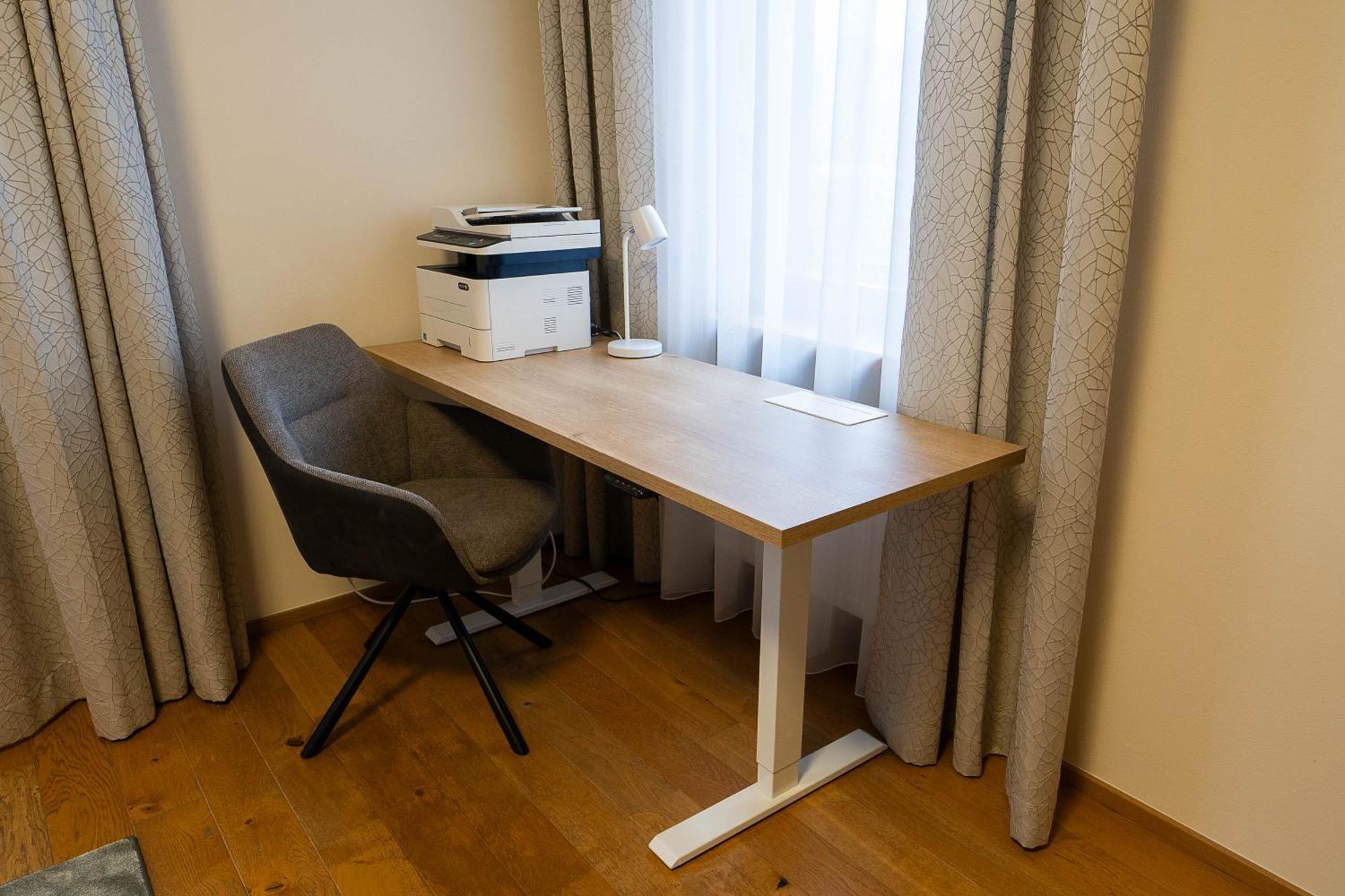 Executive 2-Bdrm Central Suite อุสตีนัดลาแบม ภายนอก รูปภาพ